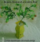 Eco vaso marmorizado com arranjo pessego